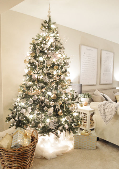 Come nascondere la base dell'albero di Natale – una Effe qualunque